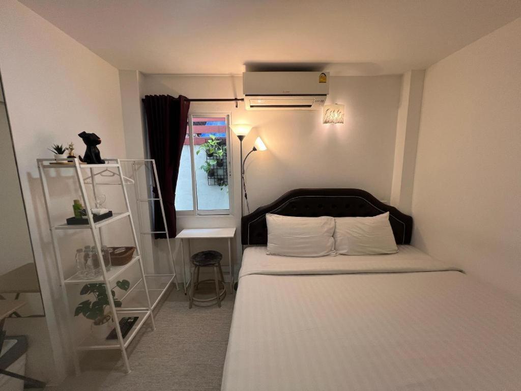 Ban Thungdang Housetel Bangkok Hotell Eksteriør bilde