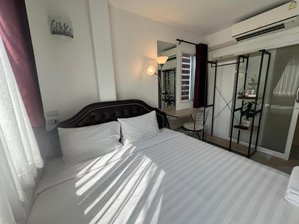 Ban Thungdang Housetel Bangkok Hotell Eksteriør bilde