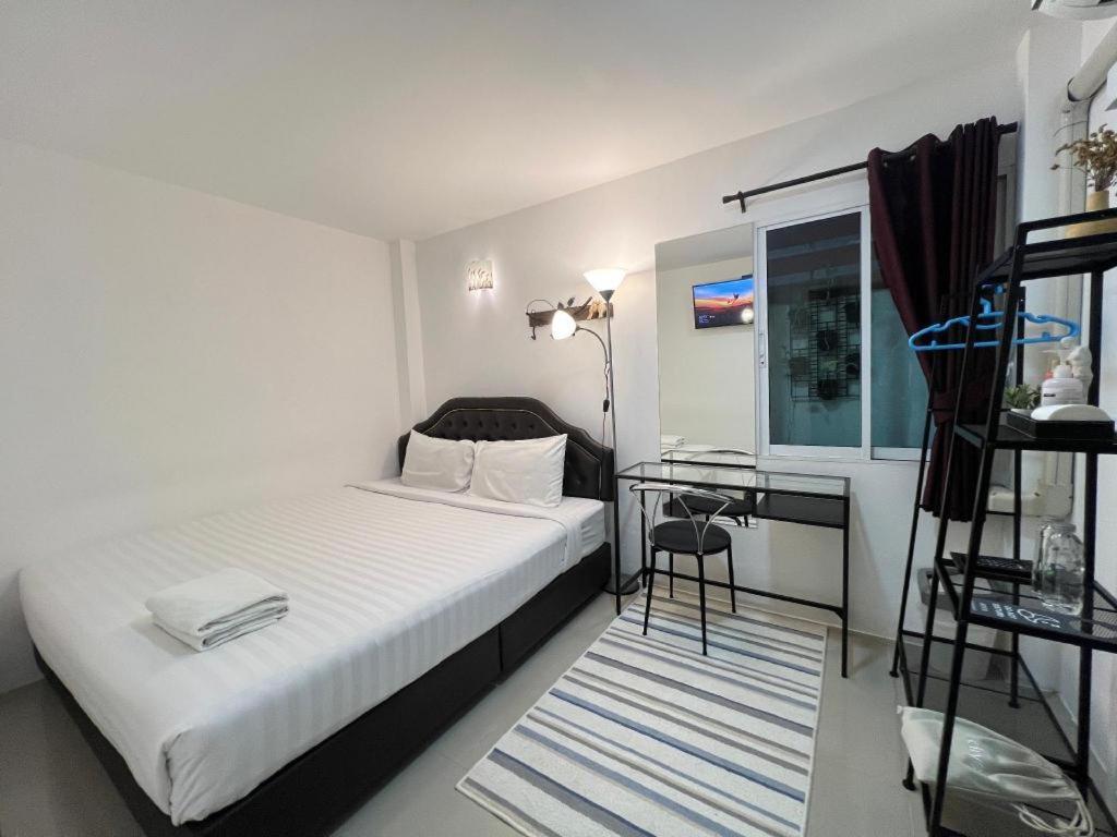 Ban Thungdang Housetel Bangkok Hotell Eksteriør bilde