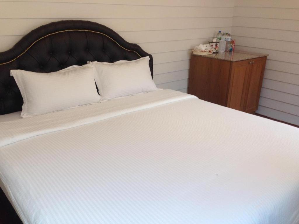 Ban Thungdang Housetel Bangkok Hotell Eksteriør bilde