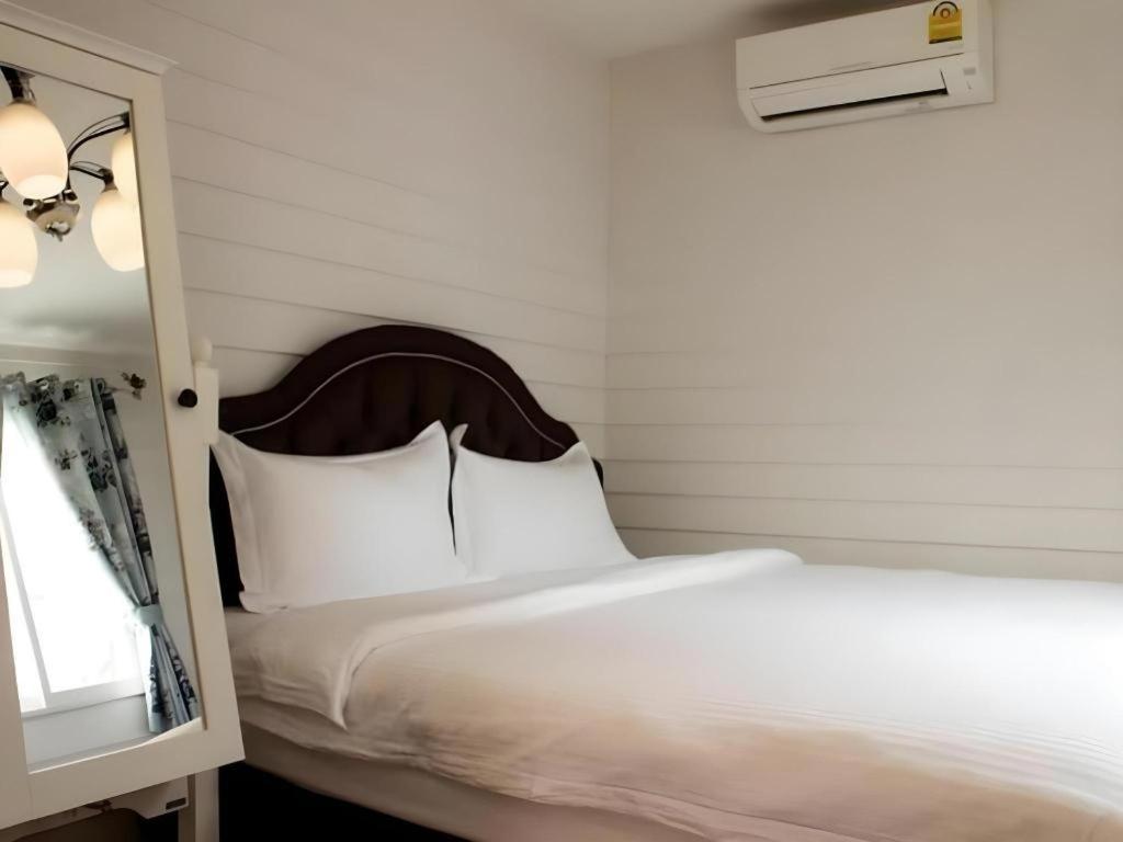 Ban Thungdang Housetel Bangkok Hotell Eksteriør bilde