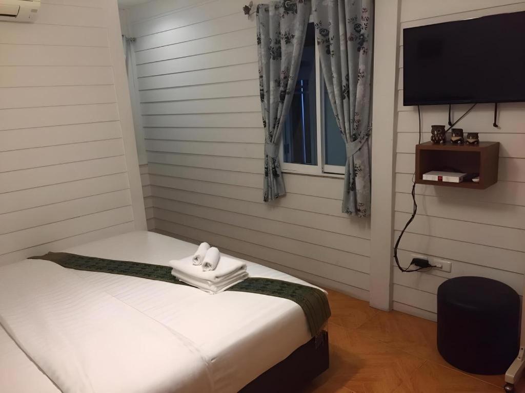 Ban Thungdang Housetel Bangkok Hotell Eksteriør bilde